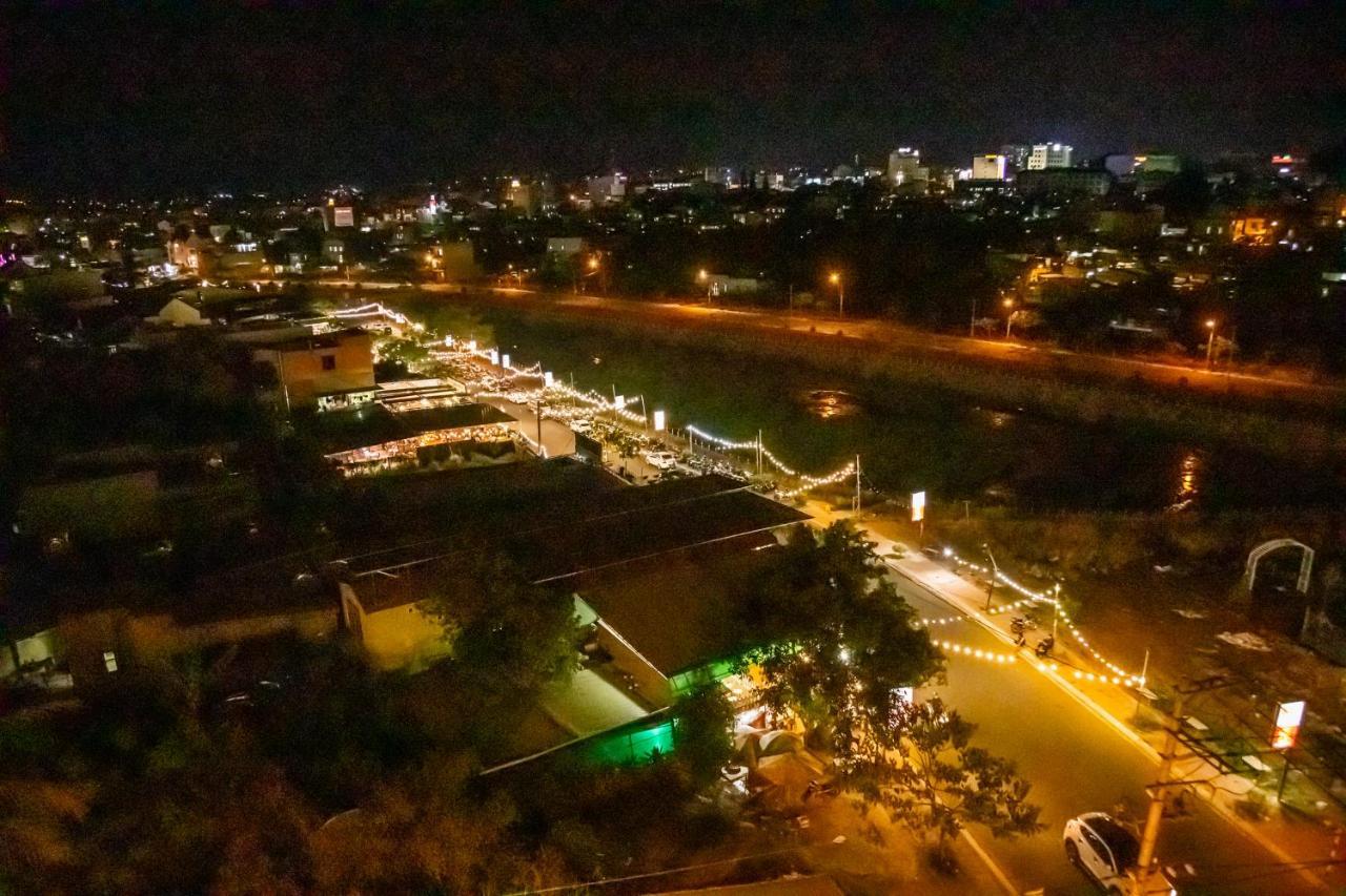 La Mia Lakeview Hotel Pleiku Luaran gambar